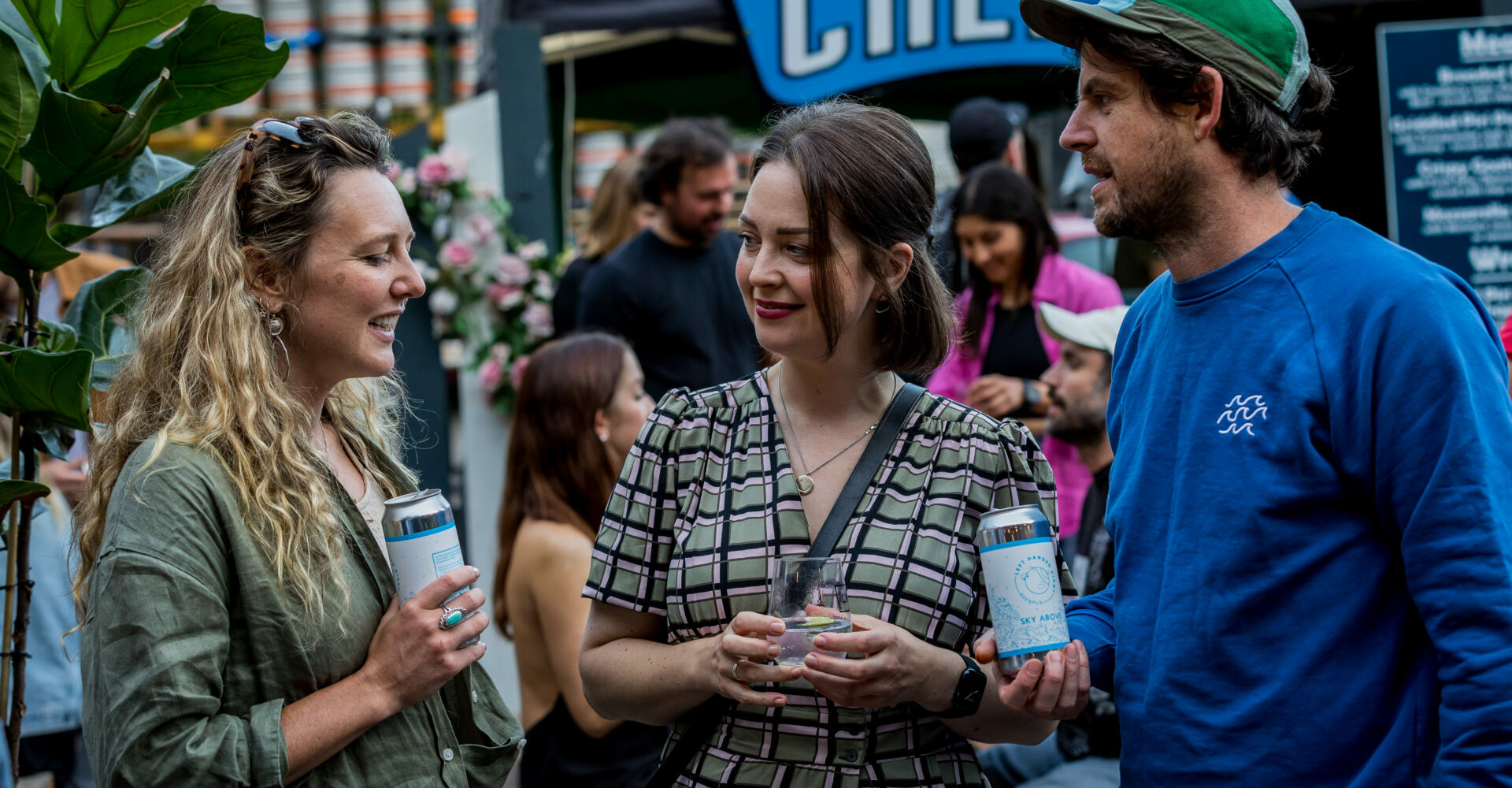 creative-spaces-coworking-community-friends-party-networking