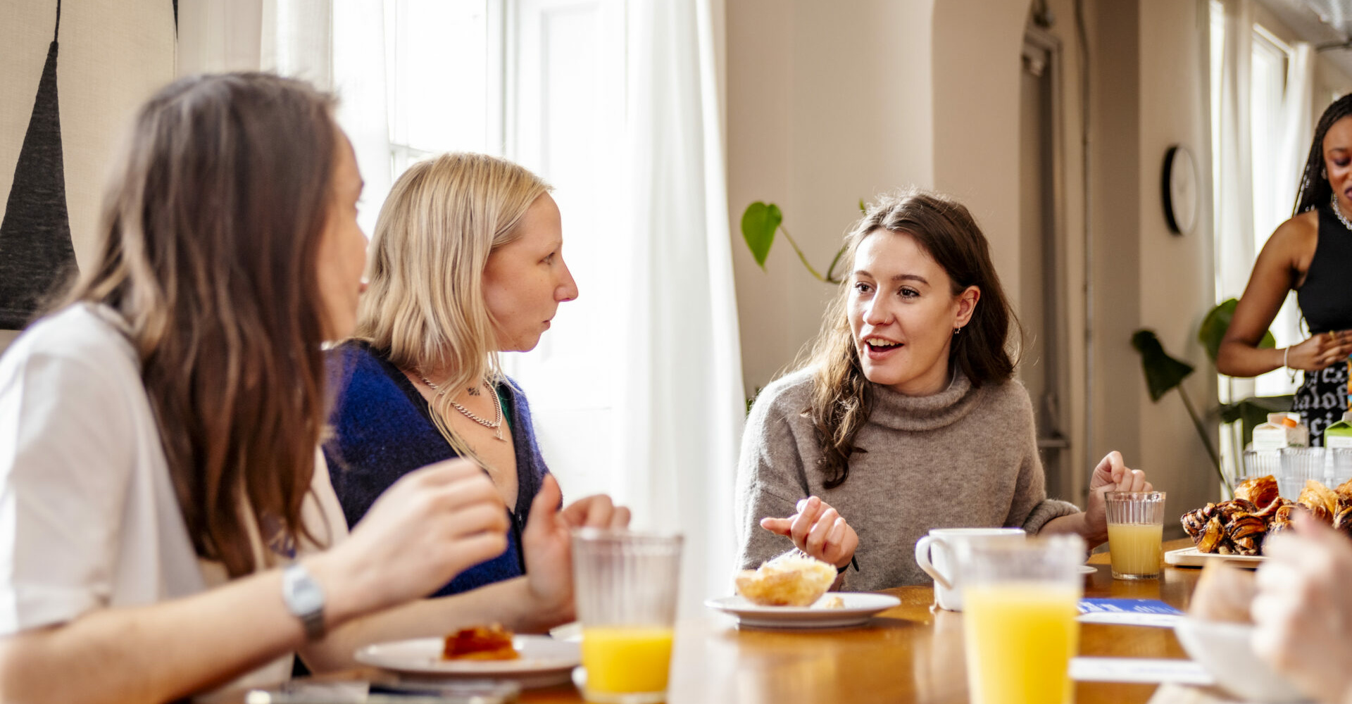 creative-spaces-coworking-Bath-gather-round