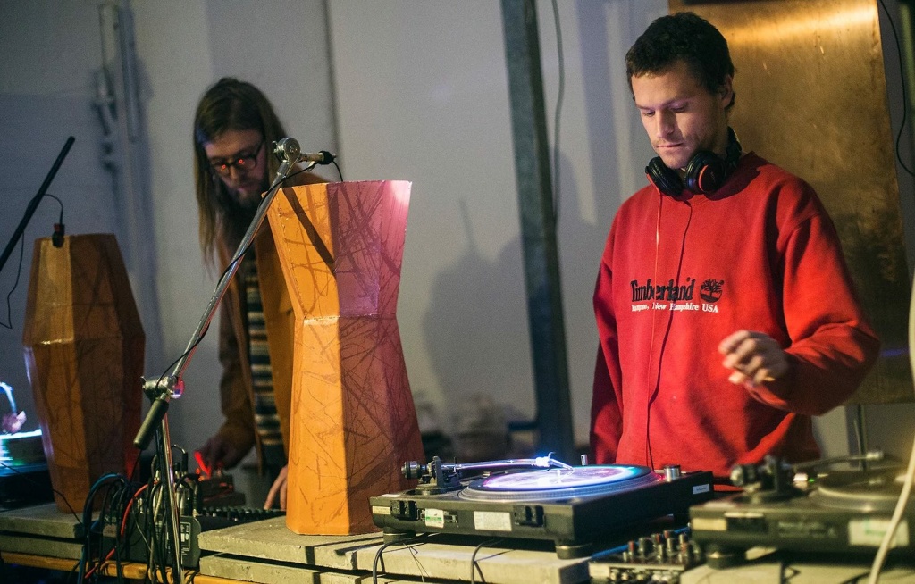 creative-coworking-space-Bristol-Gather-Round-community