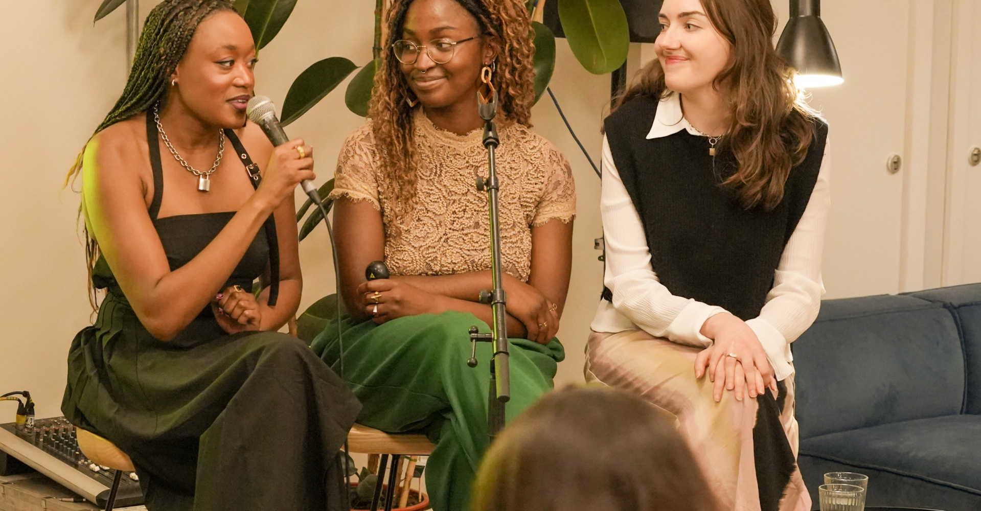 Remma-Emma-and-Min-Gather-Round